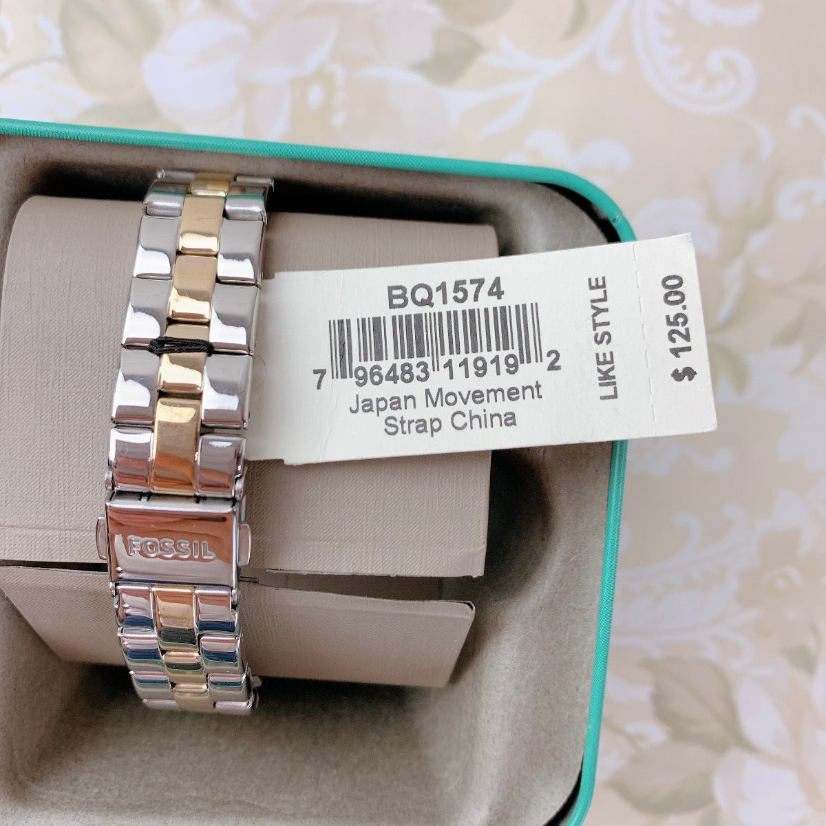Fossil BQ1574 Modern Glitz Silver Dial Two Tone Stainless Steel Watch Fossil BQ1574 Modern Glitz Silver Dial Two Tone Stainless Steel Watch